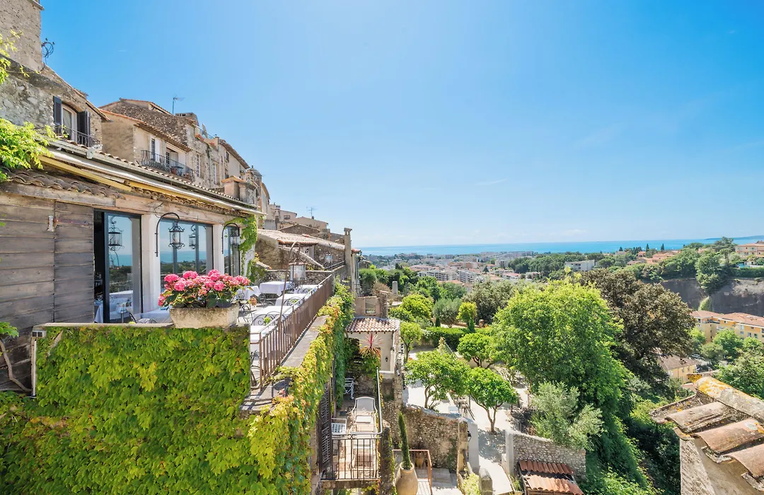 Chateau Le Cagnard-1